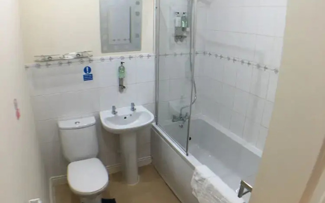 Blackberry House - Sleeps 6 with Parking and Netflix TV
