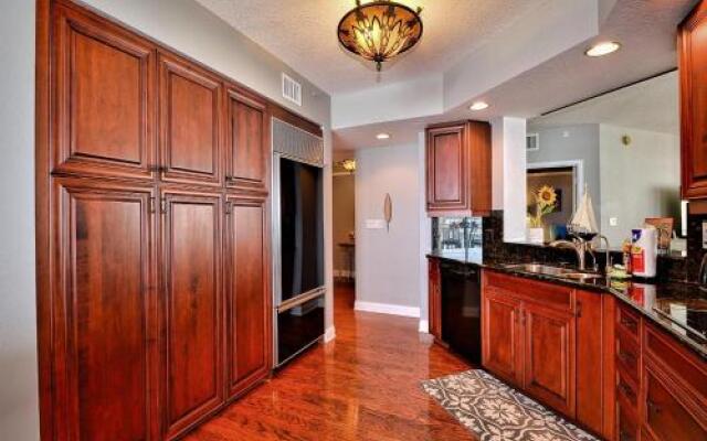 Mandalay Beach Club 1006P