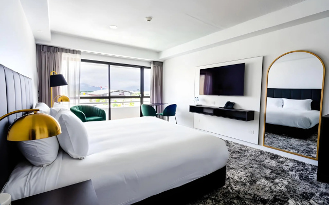 The Benson Hotel – Guest Rooms – Cairns