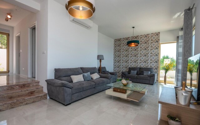 Beautiful Home in Baska Voda With Wifi and 2 Bedrooms