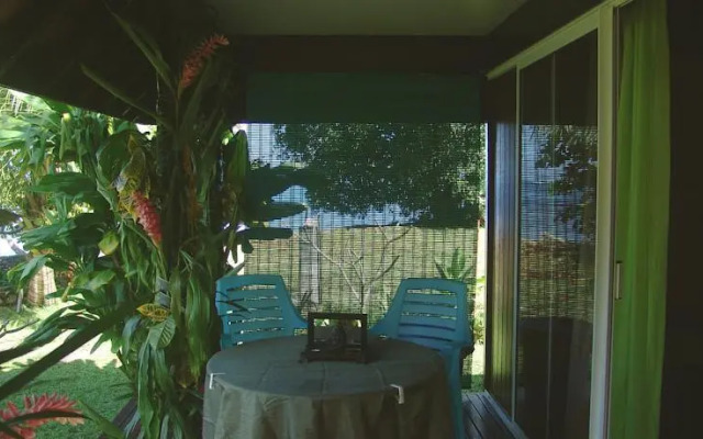 Tauhanihani Village Lodge La Vague Bleue