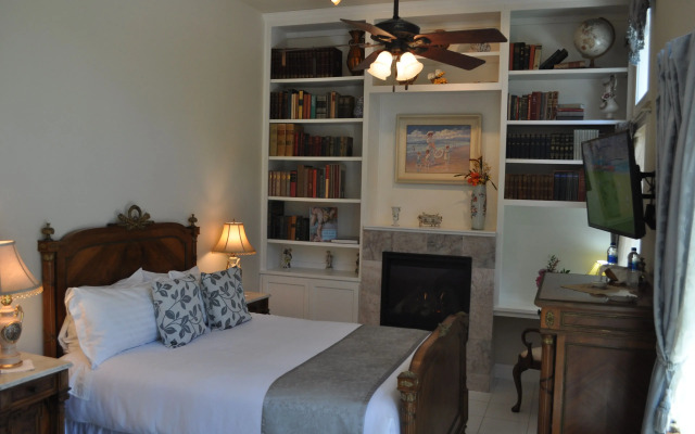 The River Belle Inn