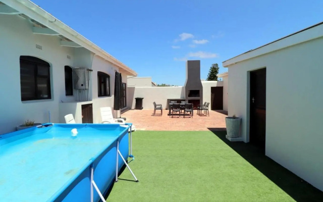 Naude House in Struisbaai
