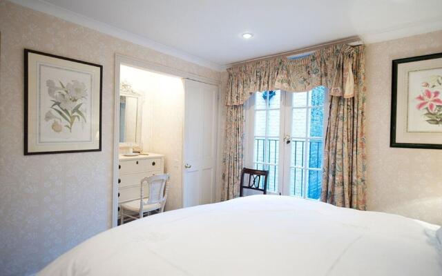 The London Agent Pimlico King Bed