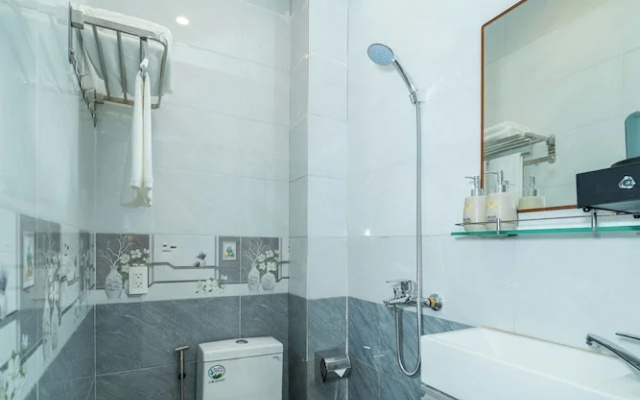 Green Homestay – Bathroom – Da Nang