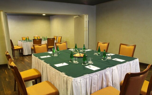 Radisson Blu Acqua Hotel & Spa Concon