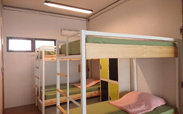 Hybrit Hostel & Cafe