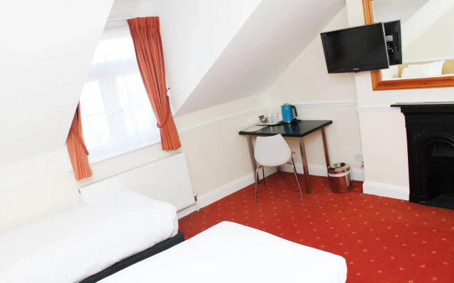 Brentwood Hotel