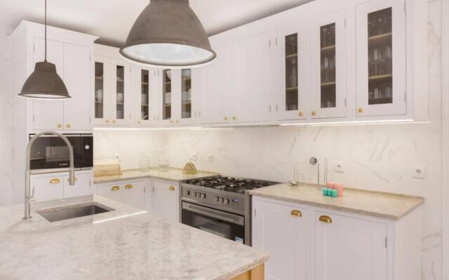 Amazing 4 bedroom Villa with POOL, View & Garden