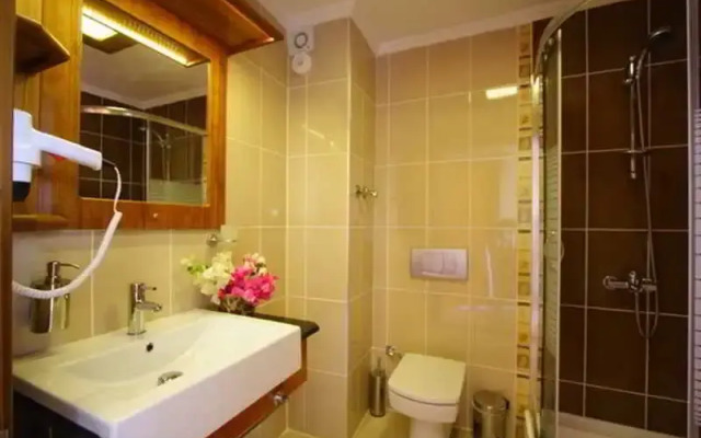 Otel Azmakhan