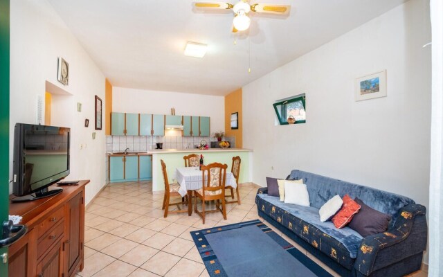 Amazing Apartment in Jasenice With 1 Bedrooms and Wifi