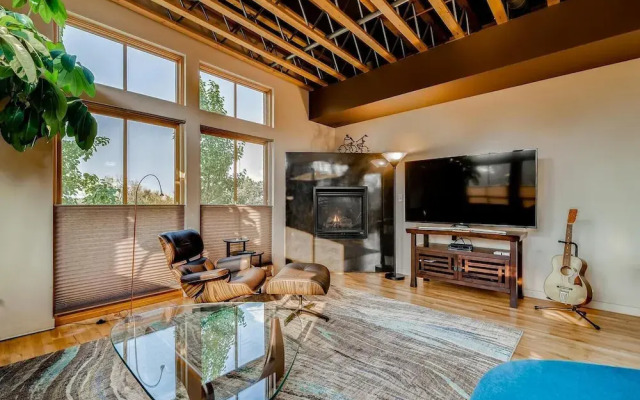 Old Town Loft Oasis with Amazing Rooftop Deck!