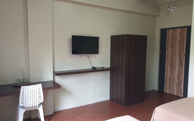 OYO 1011 First Hotel