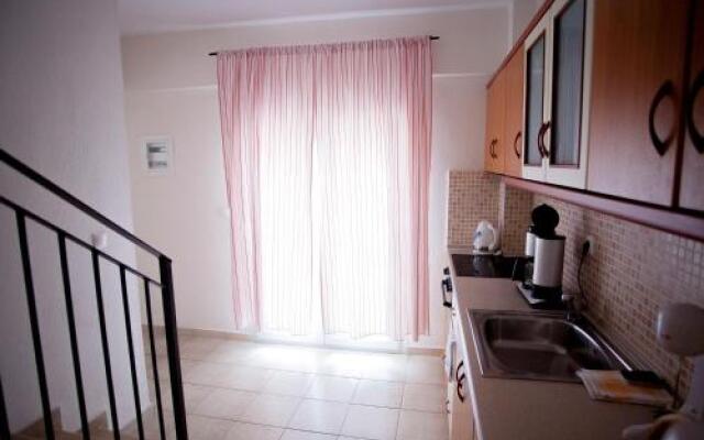 Apartments Eleni 4 Seasons