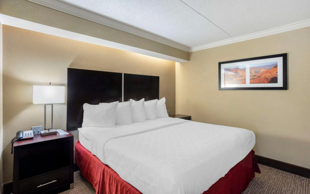 Capital Plaza Inn & Suites Harrisburg