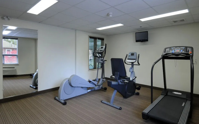 Super 8 by Wyndham Peterborough