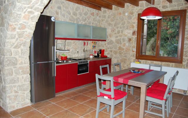 Pyrgos Luxury Country Home