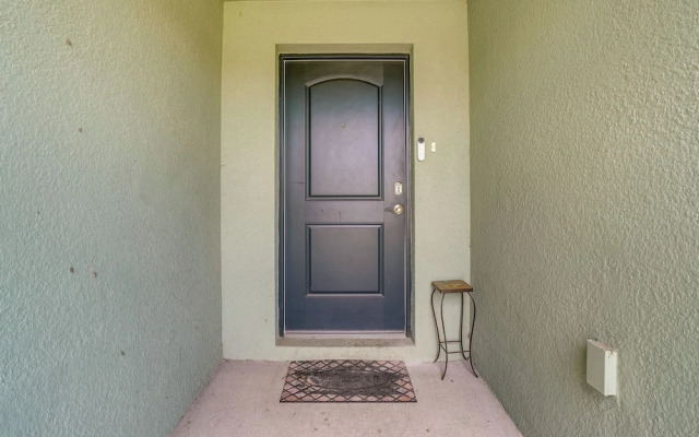 Tavares Retreat w/ Covered Patio & Private Yard