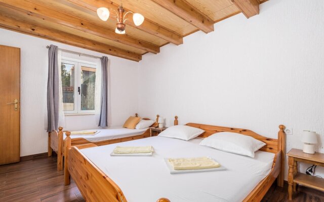 Beautiful Home in Senj With Wifi and 1 Bedrooms