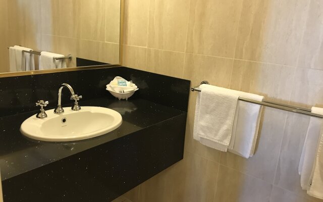 Albury Georgian Motel & Suites