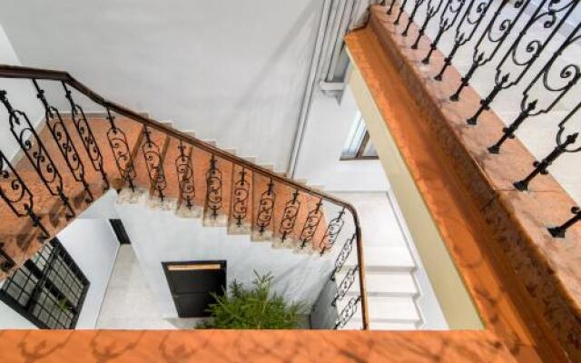 Lanterna Rooms City Center