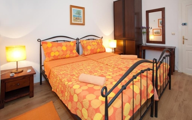Apartment Zdrav - with big terrace: A1 Split, Riviera Split