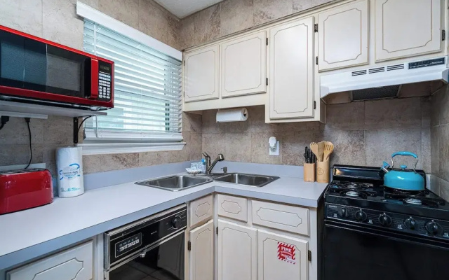 The Turtle Nest Resort Condo w/ Pool!