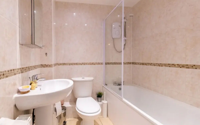 Velvet 1-bedroom Penthouse, Clockhouse, Hoddesdon
