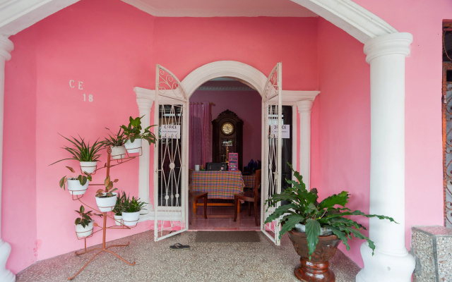 RedDoorz near Palembang Airport 1 - Hotel in Palembang - Photo 2