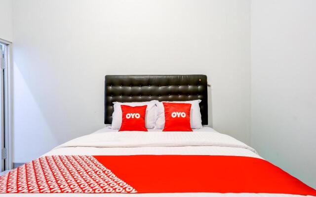 OYO 90099 Twin House