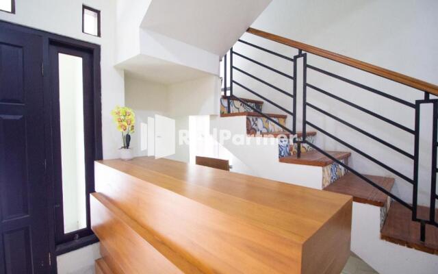 Balmoral House Redpartner Near Ambarukmo Plaza Mall Yogyakarta