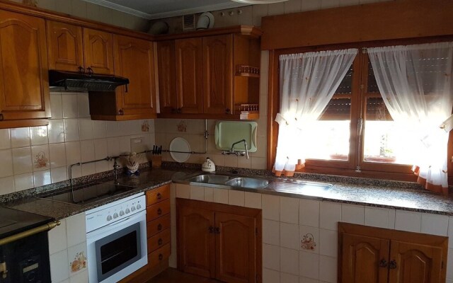 House With 3 Bedrooms in Avín, With Furnished Terrace and Wifi