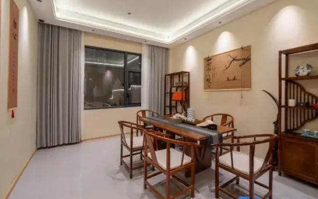 Seaman Hotel (Guangnan Lianhu Park Branch)