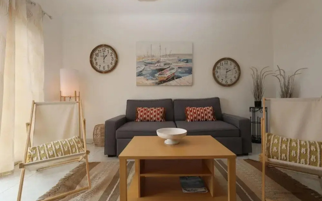 B37 - Central City Door Apartment