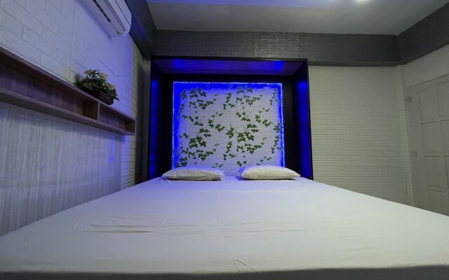 Hotel O Surya HotelNearTaman Anggrek Pkk Watansoppeng