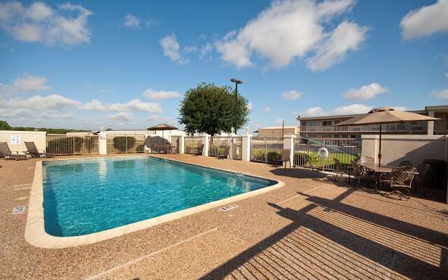 Best Western Taylor Inn