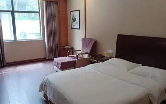 Baizhao Mountain Hotel