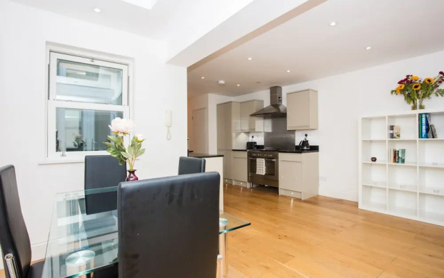 Stunning 2 Bedroom Apartment in Battersea