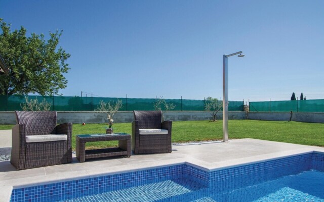 Awesome Home in Rovinj with Hot Tub, WiFi & 2 Bedrooms