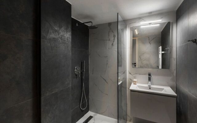 Pangrati Grove Apartment