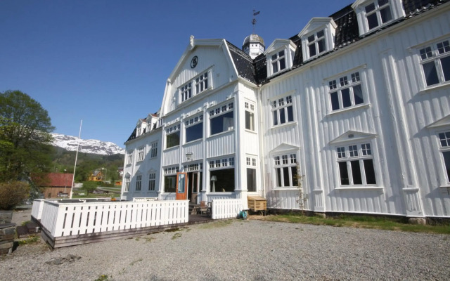 hotelImage