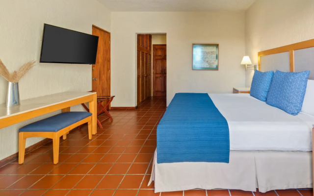 Park Royal Homestay Los Cabos