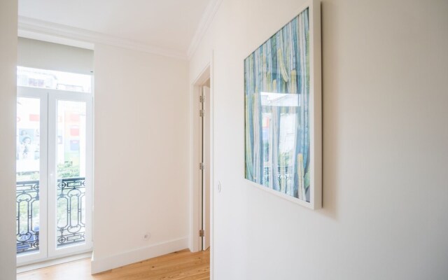 Principe Real Lightful Apartment