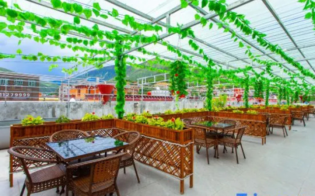 Xiduo Hotel （Ganzi Batang County Government Store）