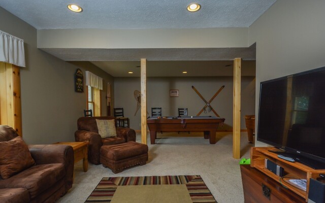 Lucky Bear Lodge 5 Bedroom House