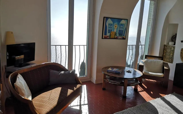 Dans village médiéval piétonnier, Suite exécutive vue mer exceptionnelle