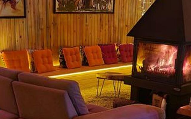 El Mundo Bungalove