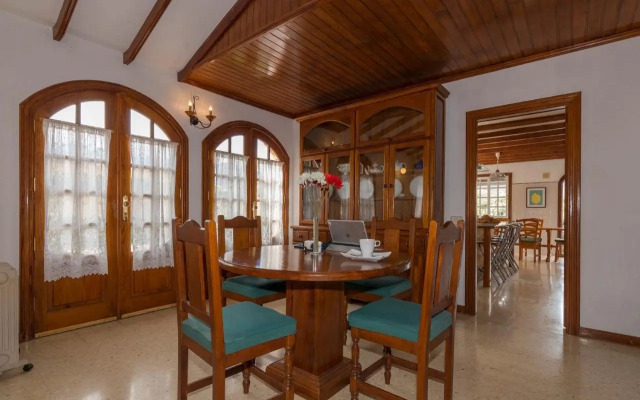 Villa Los Almendros