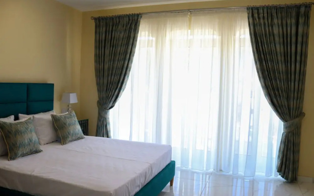 100 Boutique Living