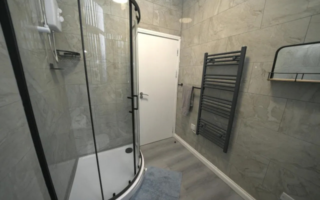 Charming Oxford Apartment in Telford - Flat 2